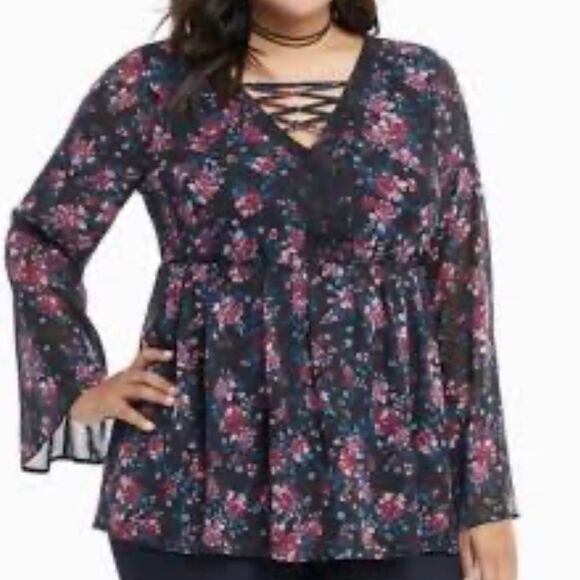 Torrid Black Floral Print Chiffon Boho Babydoll Lace Up Top Fairycore SZ L12-14 - Picture 1 of 14